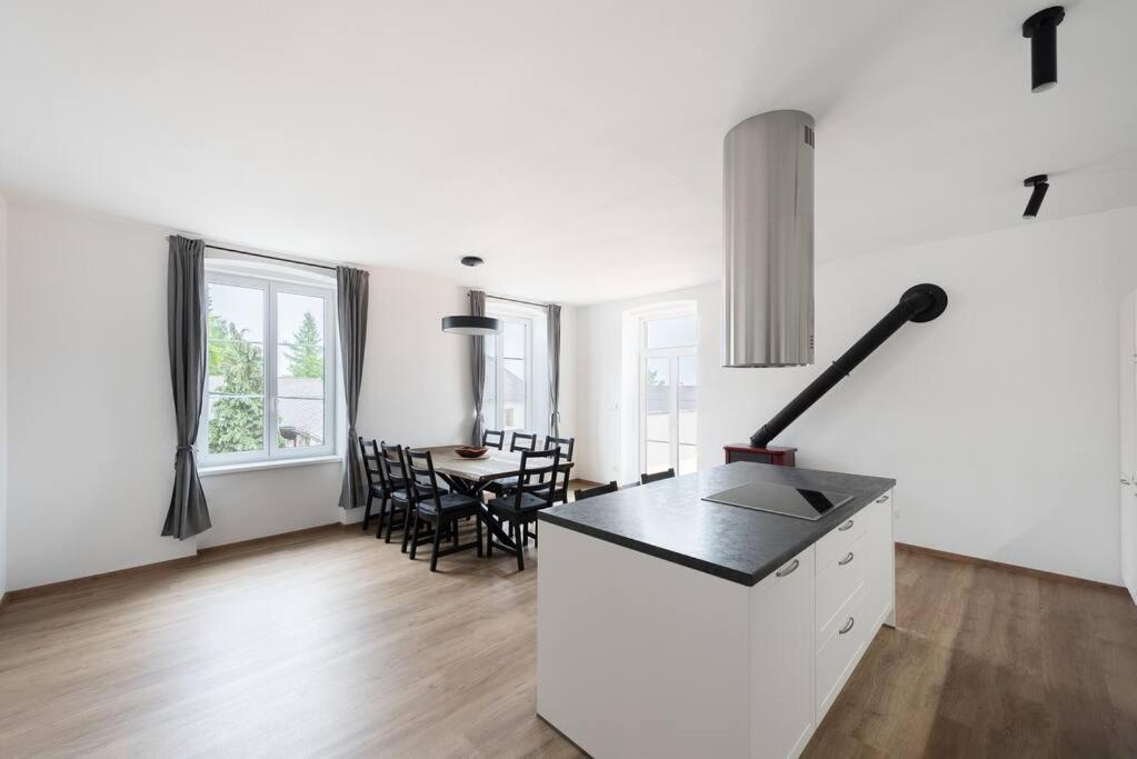 Vacov Apartment Екстериор снимка