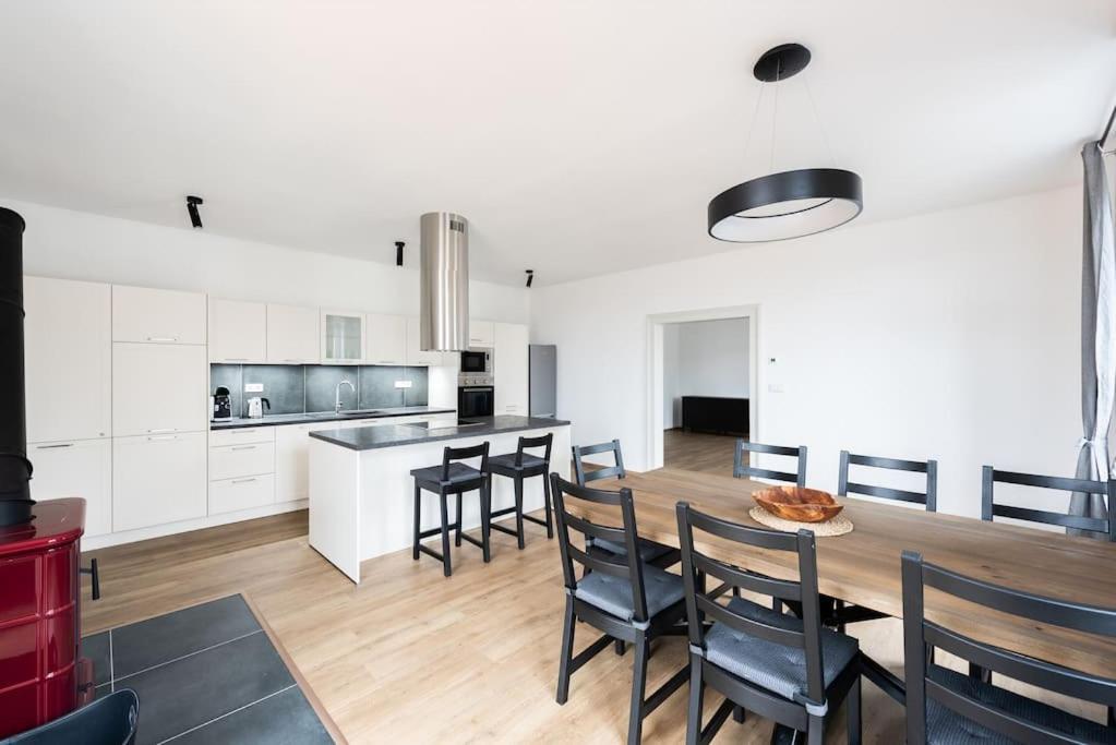 Vacov Apartment Екстериор снимка